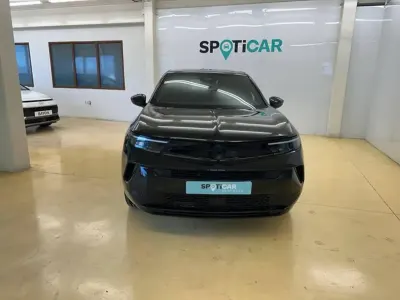 Usado Opel Mokka 136 CV (100 kW) 2025 Negro SUV