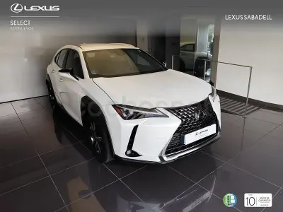 Usado Lexus UX Business Edition 184 CV (135 kW) 2022 Blanco SUV