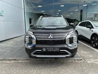 Nuevo Mitsubishi Outlander P-HEV 306 CV (225 kW) 2026 Negro SUV
