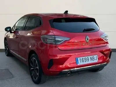 Usado Renault Clio V Techno 90 CV (66 kW) 2025 Rojo Berlina