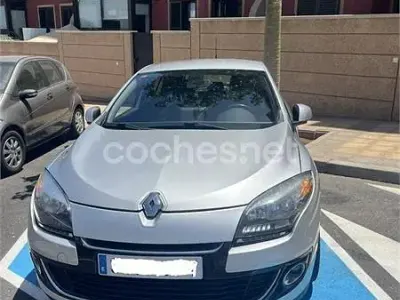 Usado Renault Mégane III Dynamique 110 CV (80 kW) 2013 Gris / plata Berlina