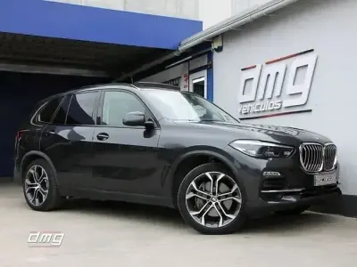 Begagnad BMW X5 Comfort Edition 398 HK (292 kW) 2021 Grå SUV