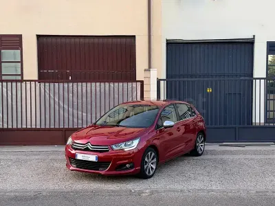 Usado Citroën C4 Feel 110 CV (80 kW) 2015 Granate Berlina