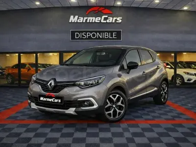 Usado Renault Captur Zen 90 CV (66 kW) 2018 Gris / plata SUV