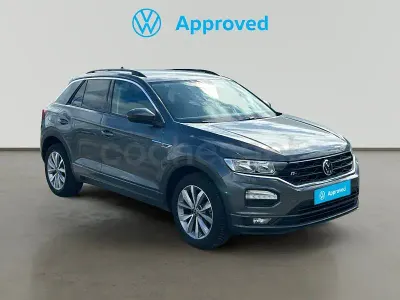 Usado VW T-Roc Advance 110 CV (80 kW) 2022 Gris / plata SUV