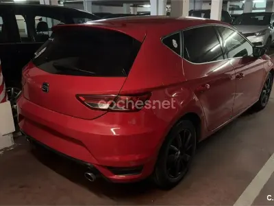 Begagnad Seat Leon CONNECT 110 HK (80 kW) 2016 Röd Sedan