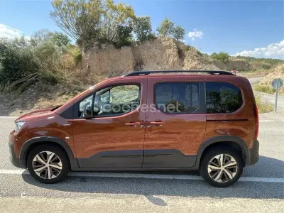 Usado Peugeot Rifter GT-line 100 CV (73 kW) 2019 Naranja Monovolumen