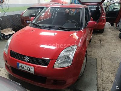 Rojo Usado 2005 Suzuki Swift GL Berlina | 3500 € (Un poco caro)