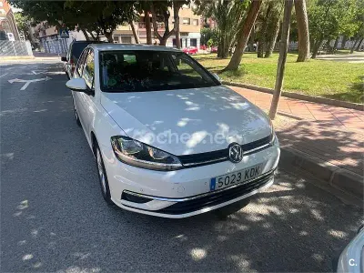 Usado VW Golf VII Advance 115 CV (84 kW) 2017 Blanco Familiar