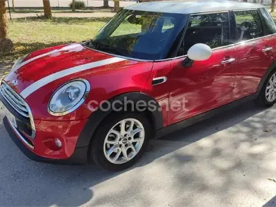 Usado Mini Cooper 136 CV (100 kW) 2018 Rojo Utilitario
