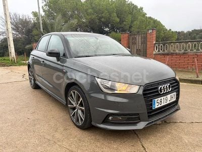 Gris / plata Usado 2015 Audi A1 Sportback Attraction Utilitario | 9800 € (Precio justo)