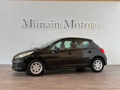 Usado Peugeot 207 90 CV (66 kW) 2007 Negro Berlina