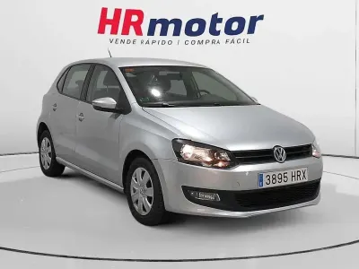 Usado VW Polo Advance 90 CV (66 kW) 2013 Gris Utilitario
