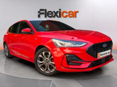Usado Ford Focus ST-Line 125 CV (91 kW) 2022 Rojo Berlina