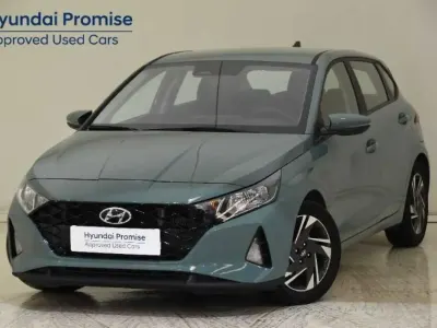 Usado Hyundai i20 100 CV (73 kW) 2025 Verde Utilitario