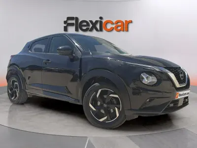 Usado Nissan Juke Acenta 114 HP (83 kW) 2024 Preto SUV