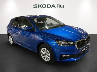 Käytetty Skoda Fabia Selection 95 HP (69 kW) 2024 Sininen Viistoperä