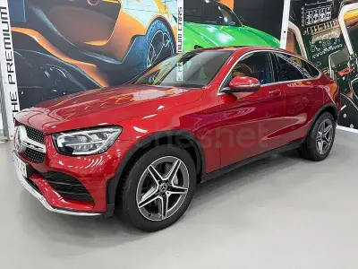 Usado Mercedes GLC220 194 CV (142 kW) 2022 Granate SUV