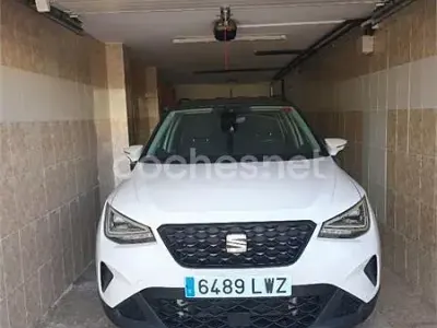 Usado Seat Arona Style 110 CV (80 kW) 2022 Blanco SUV