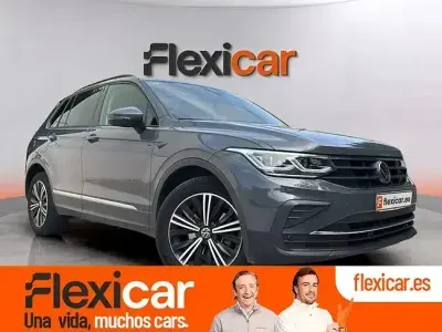 Usado VW Tiguan Life 150 CV (110 kW) 2022 Azul SUV