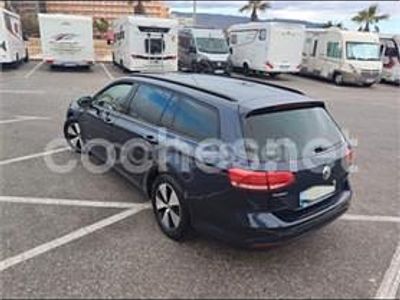 Usado VW Passat 120 CV (88 kW) 2016 Azul Familiar