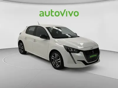 Usado Peugeot 208 Active 75 CV (55 kW) 2023 Blanco Utilitario