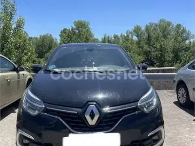 Usado Renault Captur Zen 130 CV (95 kW) 2019 Negro SUV