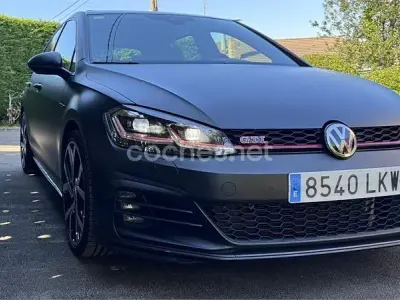Usado VW Golf VII GTI 245 CV (180 kW) 2017 Negro Berlina