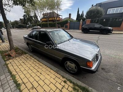 Usado Mercedes 190 109 CV (80 kW) 1993 Gris / plata Berlina