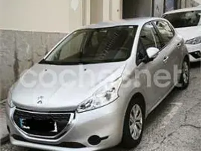Usado Peugeot 208 Active 82 CV (60 kW) 2012 Gris / plata Utilitario