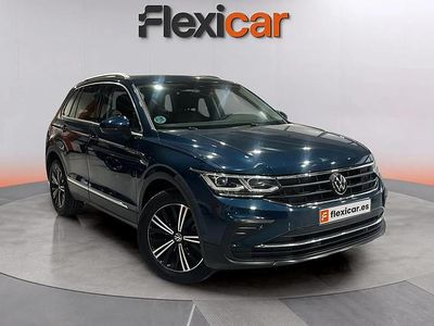 Usado VW Tiguan Life 150 CV (110 kW) 2022 Verde SUV