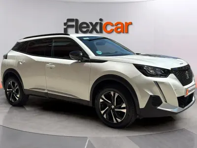 Usado Peugeot 2008 Allure 130 CV (95 kW) 2023 Blanco SUV