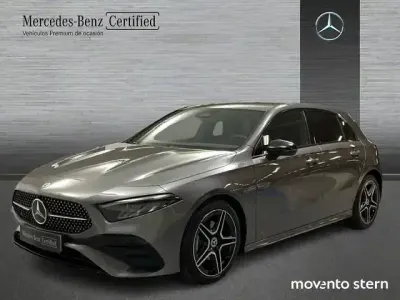 Käytetty Mercedes A180 Advanced 116 HP (85 kW) 2025 Harmaa Viistoperä