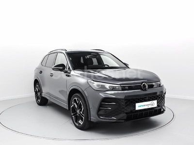 Gris / plata Usado 2024 VW Tiguan R-line SUV | 52.990 €