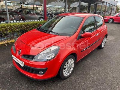Rojo Usado 2006 Renault Clio II Dynamique Berlina | 4990 € (Caro)