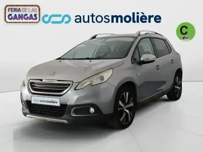 Usado Peugeot 2008 Allure 100 CV (73 kW) 2015 Gris SUV