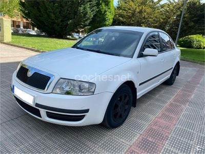 Blanco Usado 2004 Skoda Superb Classic Berlina | 2500 €