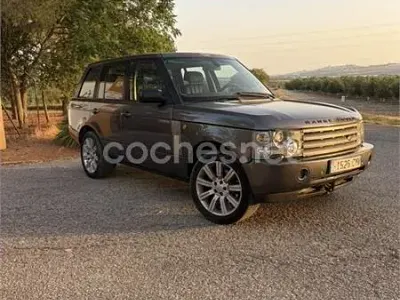 Usado Land Rover Range Rover Vogue 177 CV (130 kW) 2004 Gris / plata SUV