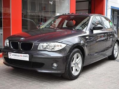 Usado BMW 116 150 CV (110 kW) 2005 Gris Utilitario
