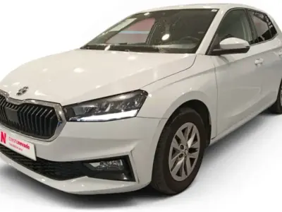 Usado Skoda Fabia Selection 80 CV (58 kW) 2024 Blanco Utilitario