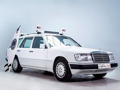 Usado Mercedes E300 231 CV (169 kW) 1991 Blanco polar Familiar