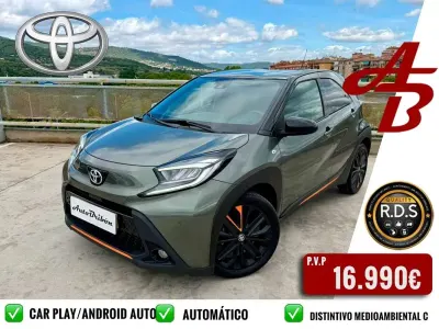 Usado Toyota Aygo X X-play 72 CV (52 kW) 2022 Gris SUV