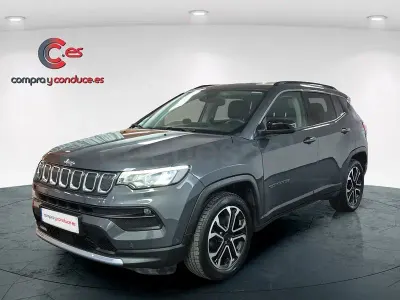 Usado Jeep Compass Limited 130 CV (95 kW) 2022 Gris / plata SUV