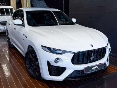 Usado Maserati Levante 275 CV (202 kW) 2018 Blanco SUV