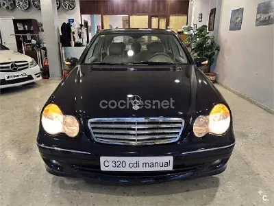 Usado Mercedes C320 Elegance 224 CV (164 kW) 2005 Azul Berlina
