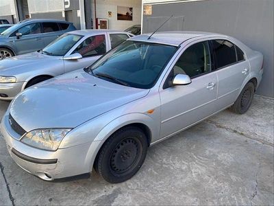 Gris Usado 2001 Ford Mondeo Trend Berlina | 2990 € (Un poco caro)