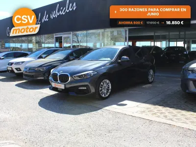 Usado BMW 118 Sport Line 140 CV (102 kW) 2020 Gris / plata Utilitario