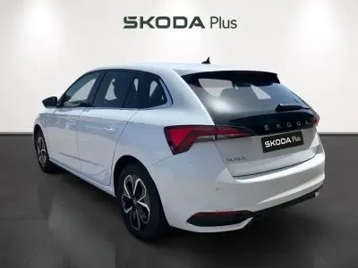 Usado Skoda Scala Selection 115 CV (84 kW) 2025 Blanco Utilitario