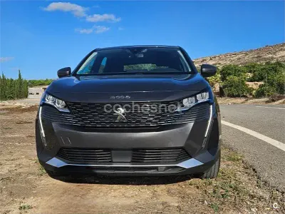 Usado Peugeot 3008 Active 130 CV (95 kW) 2023 Gris / plata SUV