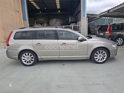 Begagnad Volvo V70 Momentum 181 HK (133 kW) 2016 Grå Kombi